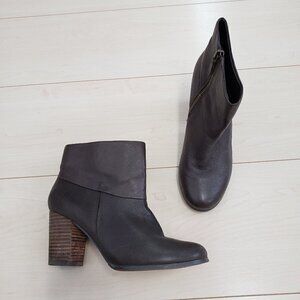 Quad Comfort by Denver Hayes Leather Ankle Booties Stacked Heel Sz 7 Brown